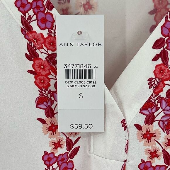 Ann Taylor V-Neck Blouse Short Cap Sleeve Floral Women Small Cream Red 607190 - Picture 3 of 5